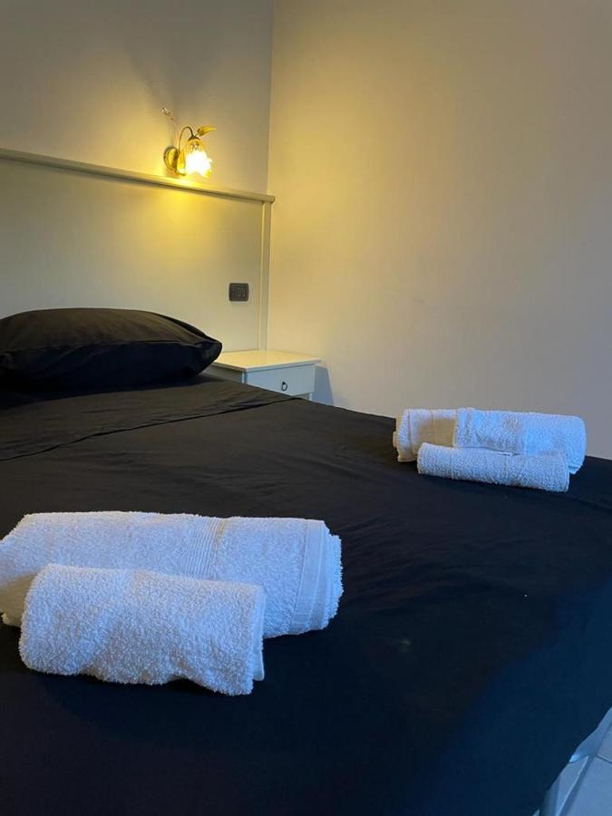 Oz House Bed & Breakfast สกาเลอา ภายนอก รูปภาพ